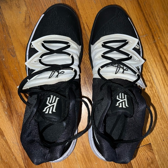 Kyrie 5 TB Black Nike Size 13 - Picture 5 of 7